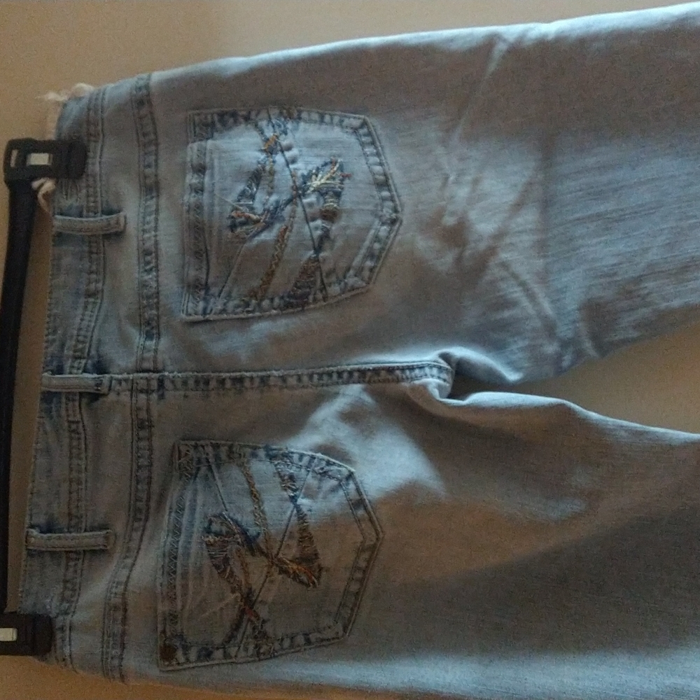 Silver brand jeans size 31 capri